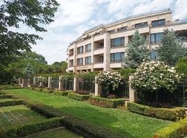 Sea Garden Lux Apartment, resort i Varna