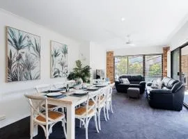Bay Parklands, 68 2 Gowrie Ave - Fully ducted aircon, wifi, pool, tennis court, communal spa