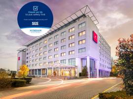 Ramada by Wyndham Amsterdam Airport Schiphol, hotel i Badhoevedorp