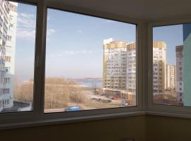 Двохкімнатні апартаменти в новому ЖК біля Дніпра!, strandhotel in Tsjerkasi