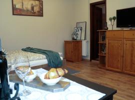 Pálma Apartmanok szálláshely Százhalombatta 6a, holiday rental in Százhalombatta