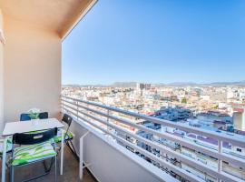 Beach Suite, city & mountain view, complex din Alicante