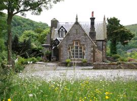 The Lodge, self catering accommodation in Cressbrook