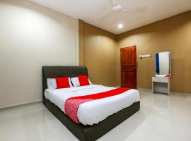 OYO 89933 Nun Hotel, hotel a Jeli