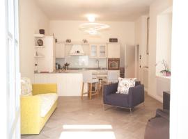 Casa Julia - Menaggio by LoveComo, hôtel à Menaggio