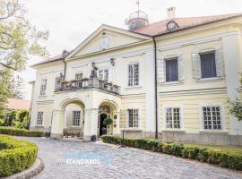 Szidónia Castle, hotell i Röjtökmuzsaj