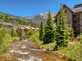 Summit House East, hotel with parking in Copper Mountain