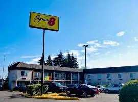 Super 8 by Wyndham Lynnwood