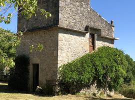 Maison d'une chambre avec jardin clos a Tour de Faure, παραθεριστική κατοικία σε Tour-de-Faure