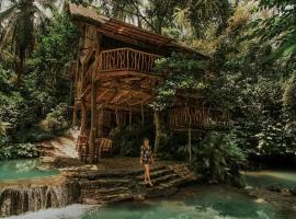 Treehouse de Valentine, cabin in Balamban