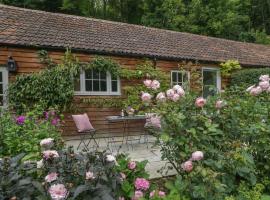 Barn Owl Cottage, hotel with parking in Salisbury