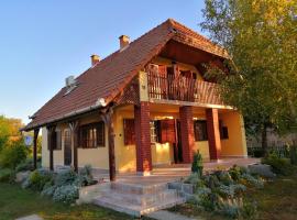 Akácvirág Vendégház, hotel in Sarud