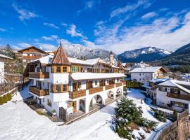 Residence Burghof, khách sạn gần Thang máy trượt tuyết Seis - Seiseralm, Siusi