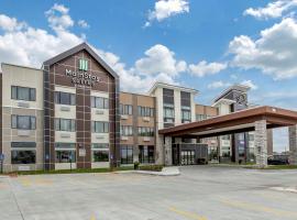 MainStay Suites Waukee-West Des Moines โรงแรมในWaukee