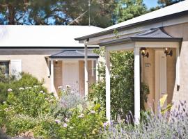 Encounter Hideaway Cottages, villa in Encounter Bay