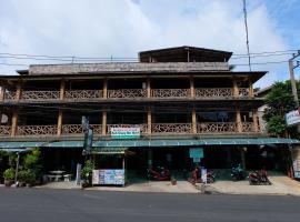 Koh Chang Hut Hotel: Ko Chang şehrinde bir hostel