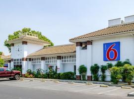 Motel 6 Oakdale, Ca, hotel em Oakdale