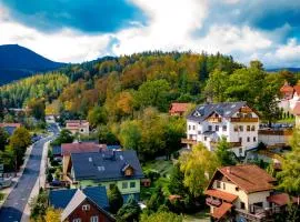 Centrum Obrońców Pokoju, Sun & Snow