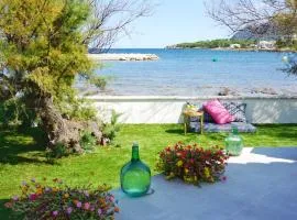 Seashore House " Es tamarells"