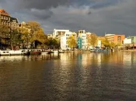 Rembrandt Square Boat