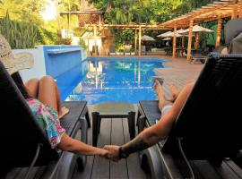 Maya Tulipanes Express, hotel with hot tubs in Palenque