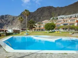 GIGANTES Oasis Deluxe by Sunkeyrents