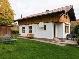 Holiday home in the Thuringian Forest, hotel with parking in Wutha-Farnroda