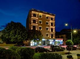 Christi's Hotel Borova, готель у місті Корча