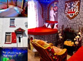 Princess Becfola fairytale cottage, hotel with jacuzzis in Belfast