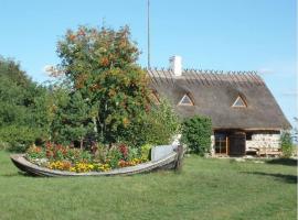 Tuulingu Holiday House at Matsalu National Park، فندق بالقرب من حديقة ماتسالو الوطنية، Haeska