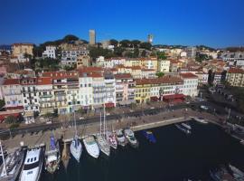 Cannes Old Port, Seafront & Seaview , fast wifi, best AC, hotel near Notre Dame d'Esperance Church, Cannes