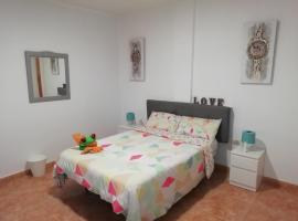 THREE BEDROOM APARTAMENT NEAR SANTA CRUz 1A, apartamento en Santa Cruz de Tenerife