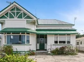 Leica Stay - Napier Holiday Home