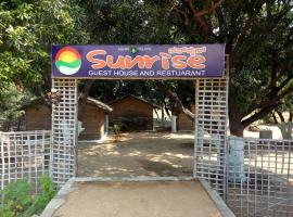 Sunrise Guest House & Restaurant, guest house in Hampi