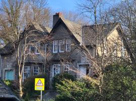 Bright Beautiful Spacious House Bearsden, hotel i Bearsden