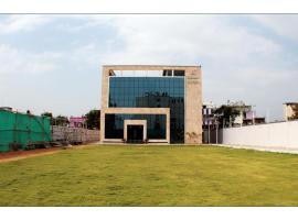 Grand Surya By WB Hotels, hotel v destinaci Tilaiyā