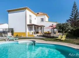 Elegant Villa in Azeitão with Pool