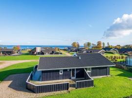 6 person holiday home in Sj lund，Sjølund的飯店