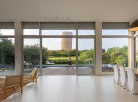 Beach House Galei, hotel en Herzliya