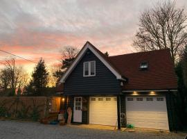 The Cottage get away, hotel com estacionamento em Saffron Walden