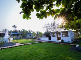 Treebo Trend Lands End Beach Resort Morjim, hotel in Morjim