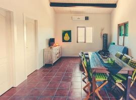 2 bedrooms house with shared pool furnished garden and wifi at Canamero, hotel s bazenima u gradu 'Cañamero'