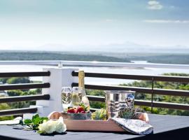 Aguia-Vista Couples Haven, Views, Pool, Beach Walk, hotel v blízkosti zaujímavosti Seekoeirivier Nature Reserve (Jeffreys Bay)