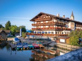 SeeHotel Wassermann, hotel with hot tubs in Seebruck