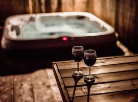 Little Eden Country Park, Bridlington with Private Hot Tubs, gisting í Bridlington