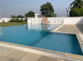 ์นํ ๋ฅด๊ฐ๋ฅด์ ์์นํ ํธํ
Roop Shree Hotel