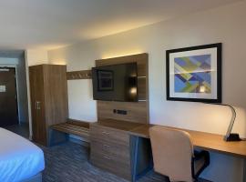Holiday Inn Express & Suites Chatsworth by IHG, hotell i Chatsworth