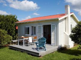 Tara at Tahi - cosy cottage surrounded by nature, hotel en Whangarei