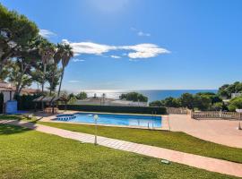 Casas Playas Apartment Sleeps 4 with Pool Air Con and WiFi โรงแรมในCasas Playas