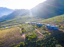 Big Sky Cottages, chalet i Wolseley